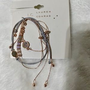 SALE‼️‼️4/$20

*Buy 4 items that are listed on sale! Bundle up and offer 20.